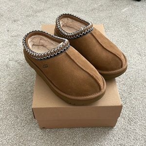 UGG Tasman Slipper (Chestnut) - Like New